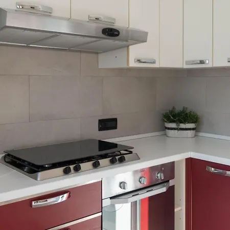 3 Bedrooms With Access To The