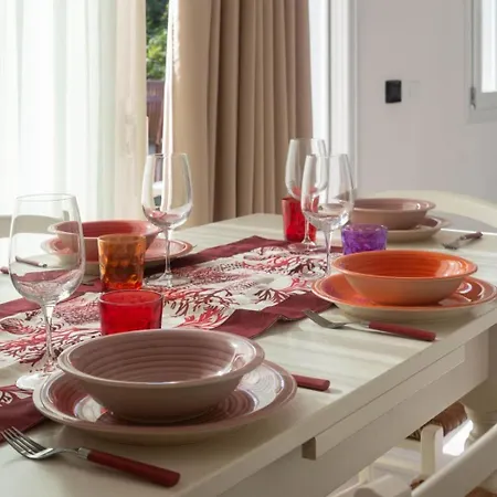 3 Bedrooms With Access To The Lägenhet Cala Liberotto