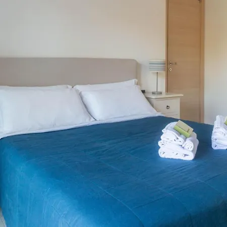 3 Bedrooms With Access To The Lägenhet *