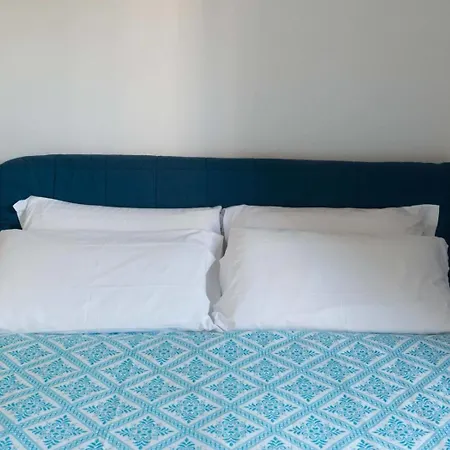 3 Bedrooms With Access To The Lägenhet *